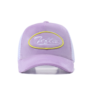 Mejora tu colecci&oacute;n de sombreros con nuestra gorra Trucker de gamuza de 5 paneles